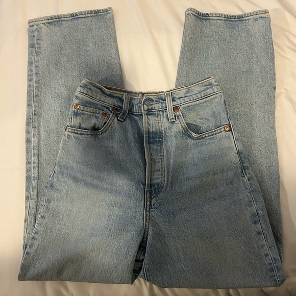 Levis straight legged blue jeans - Picture 1 of 4